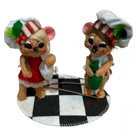Annalee 4" Frosting Fight Mice - 2011 - Picture 2 of 4